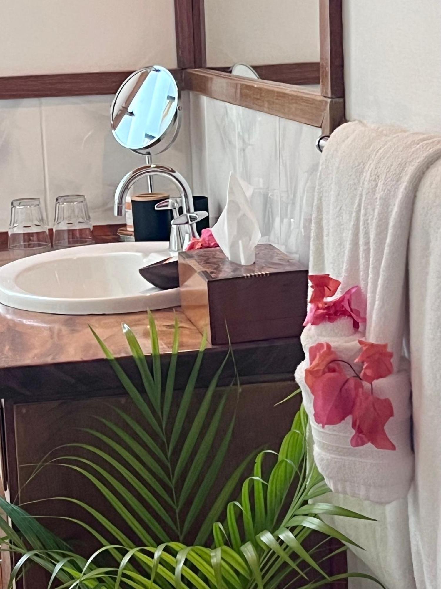 Naveria Heights Lodge Savusavu Eksteriør billede
